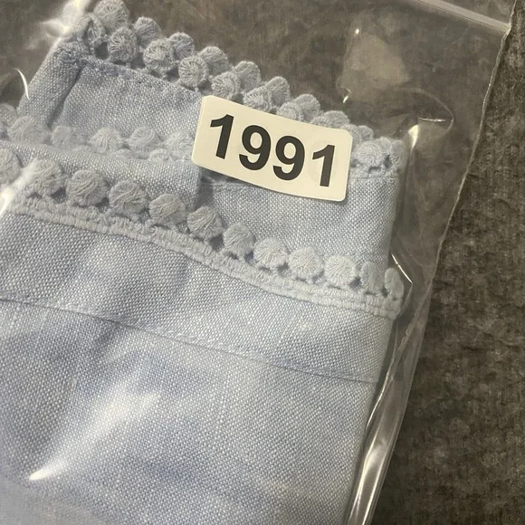 Crown & Ivy Linen Top Womens M Blue Embroidered Popover‎ Roll Tab Beachy Coastal - Picture 9 of 9